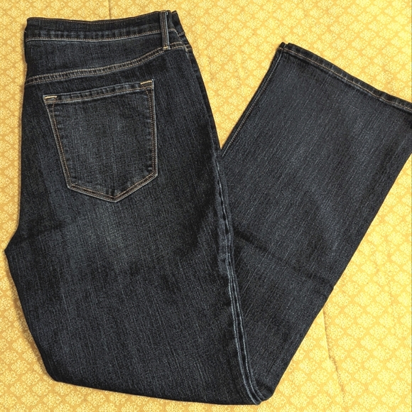 Old Navy Denim - ⭐ BOGO SALE ⭐ 14 SHORT Old Navy Curvy Profile Jeans